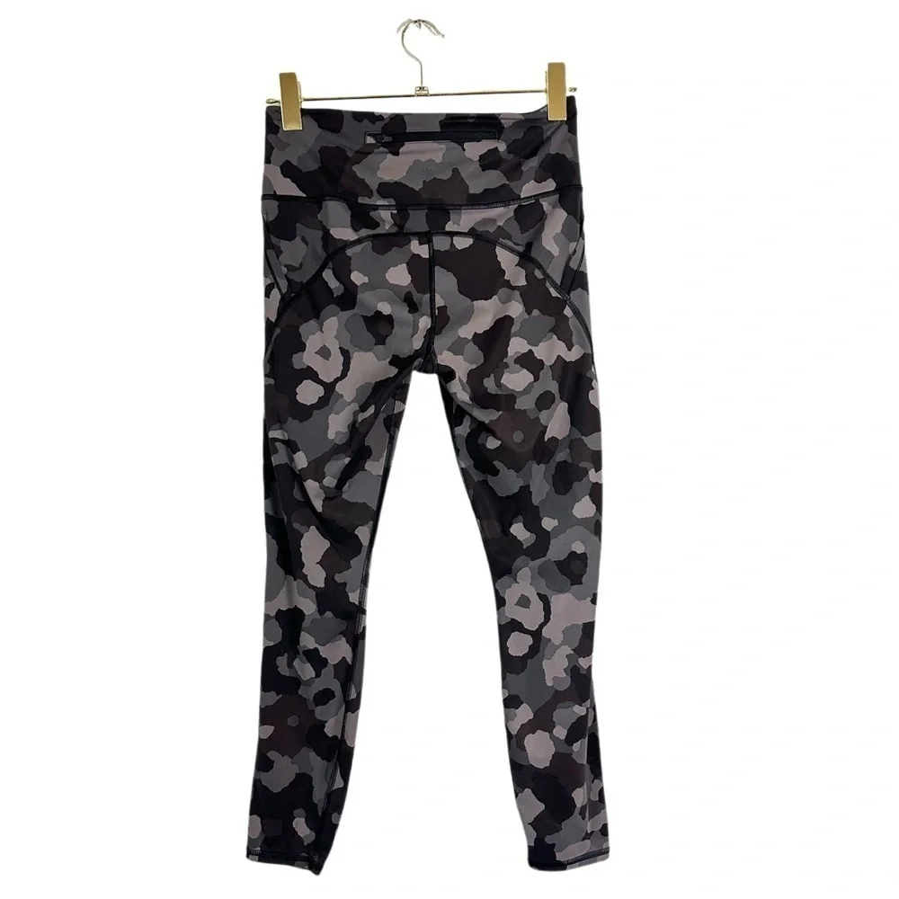 Athleta Lightning Camo Gray/Black Camouflage 7/8 Tight Leggings Size S